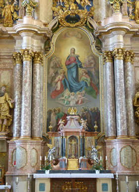 Der Altar der Klosterkirche Pielenhofen ist ein Glanzstück barocker Baukunst im romantischen Naabtal.