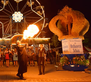 Feuerspucker auf dem Straubinger Volksfest